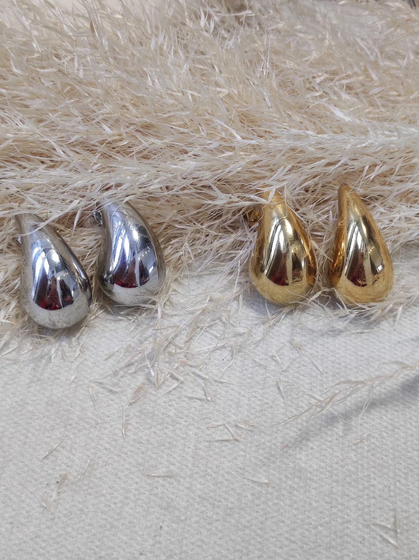 Boucles d’oreilles gouttes dorées