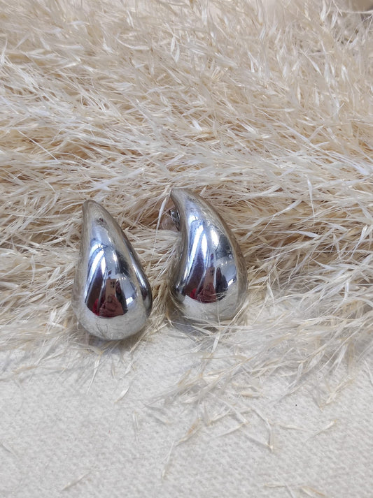 Boucles d’oreilles gouttes argentées